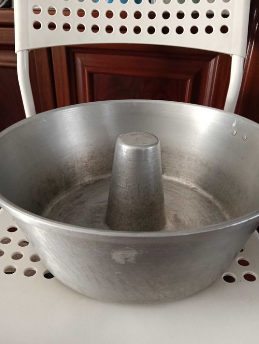 Conjunto de tacho, panela e forma grande de bolos