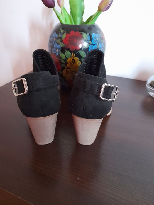 Eleganckie buty damskie.
