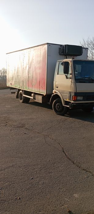 Автомобіль Тата 613