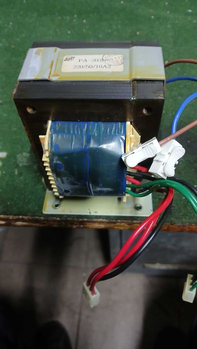 Transformator do wzmacniacza.