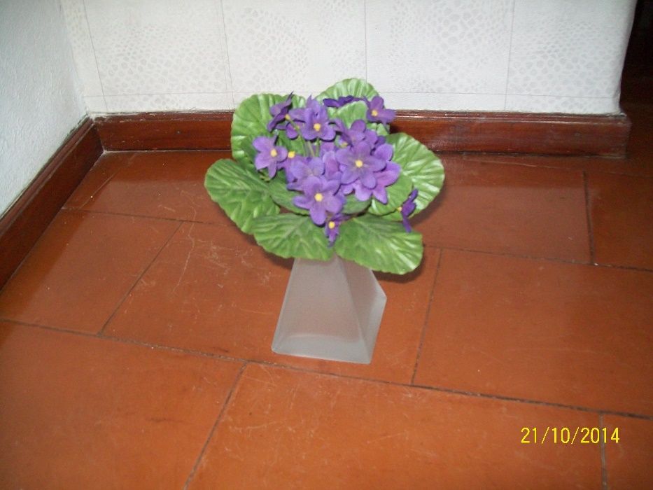 Jarra em vidro trabalhada antiga