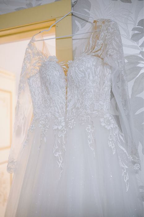 Чарівна весільна сукня