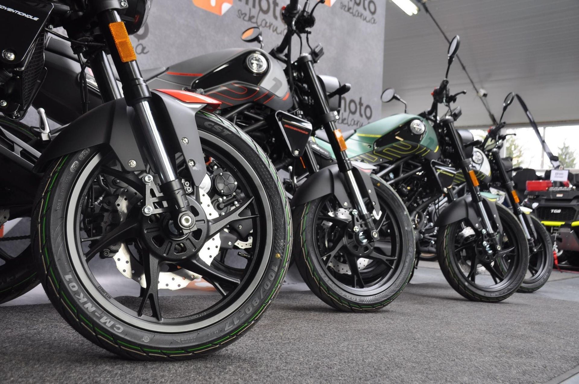 Motoszklarnia Autoryzowany dealer Benelli QJMOTOR Morbidelli Kayo MRF Keeway Kymco Linhai TGB Segway top banner