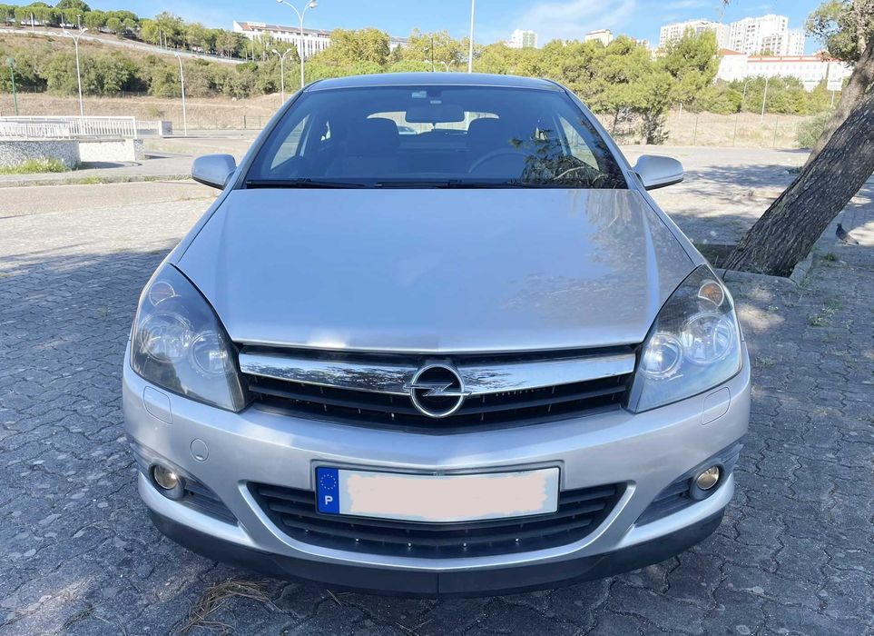 Opel Astra GTC 1.7 CDTi — photo 2