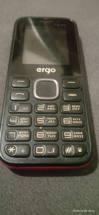 Телефон кнопочний  бу на двi sімки+ радио+блютуз+фонарик