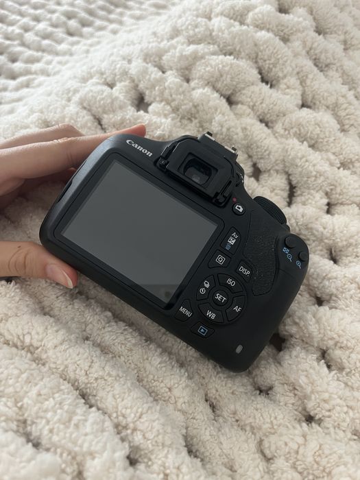 Canon EOS 1200D com 2 lentes e carregador