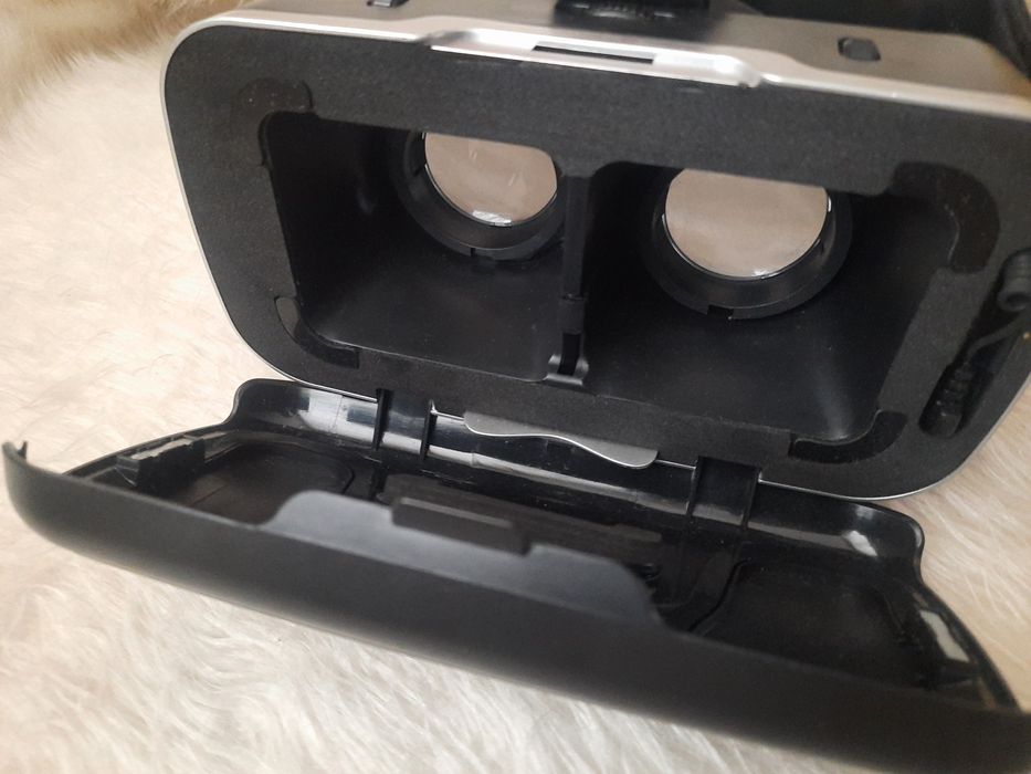 Очки виртуальной реальности для телефона