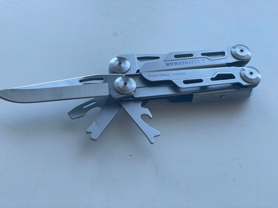 Мультитул с плоскогубцами для походов и кемпинга. Новый.