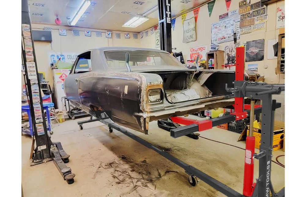 Suporte de Carroçarias Rotativo 360º Capac: 900Kg    JR19