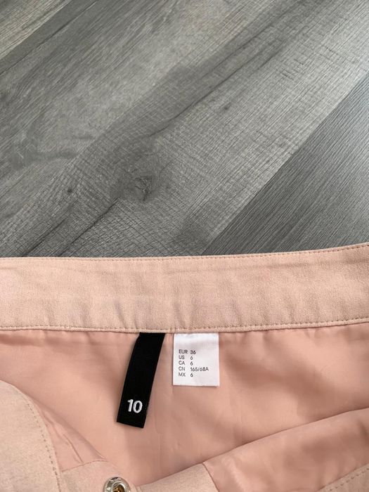 Spódnica z wysokim stanem