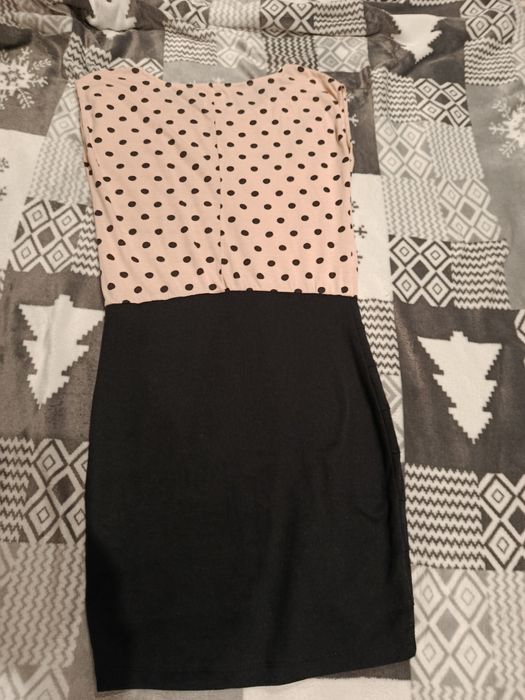 Sukienka w rozmiarze XS