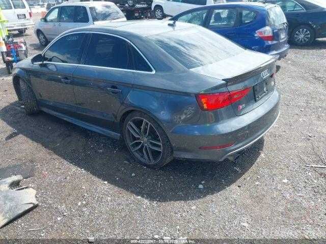 Audi S3     фари