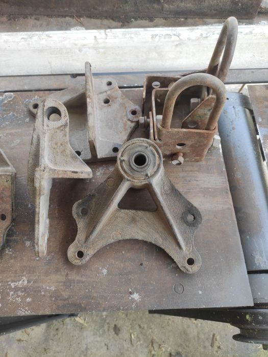 Кронштейни Газель