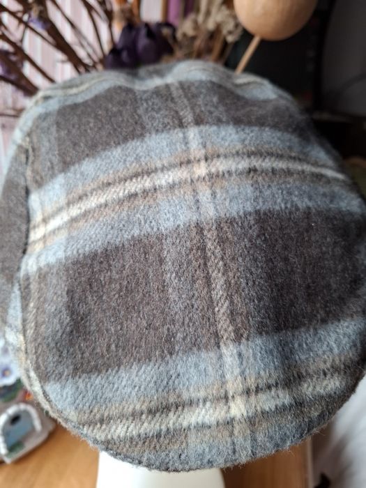 Boné,  boina, chapéu.  Novo.