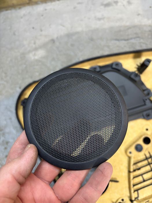 Карта двері BMW F30 F31 сітка динаміків BMW 320 318 316