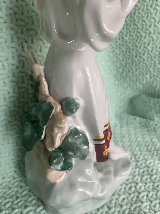 Кохає, не кохає. Гадання на ромашці зхк полонне  порцелянова статуетка