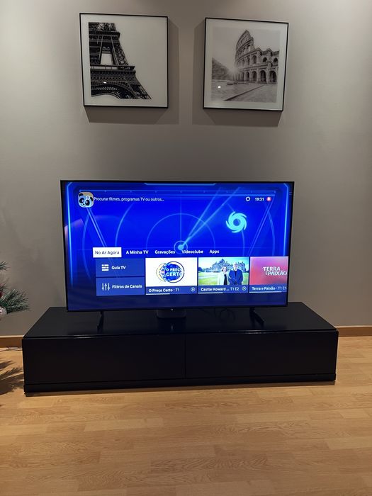 Movel de tv com estante suspensa