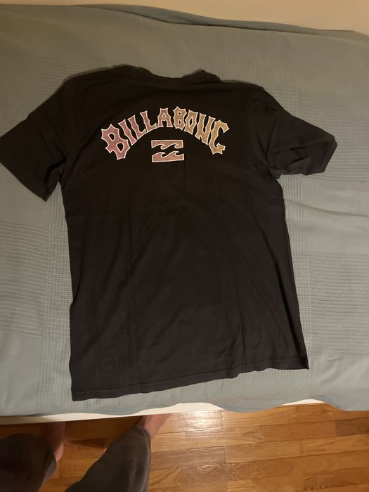 T-shirt billabong tamanho M bom estado