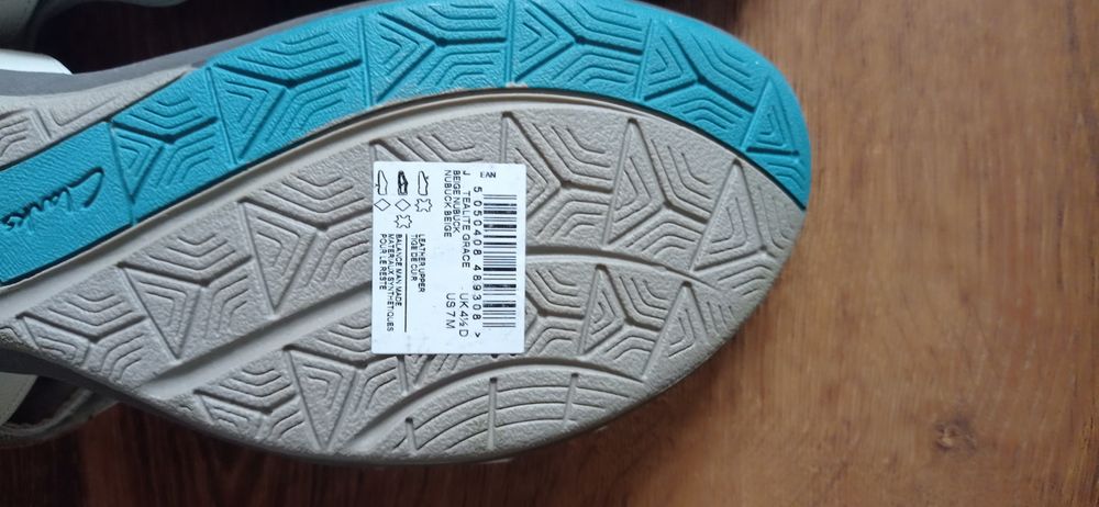 Босоніжки жіночі Clarks р. 37,5