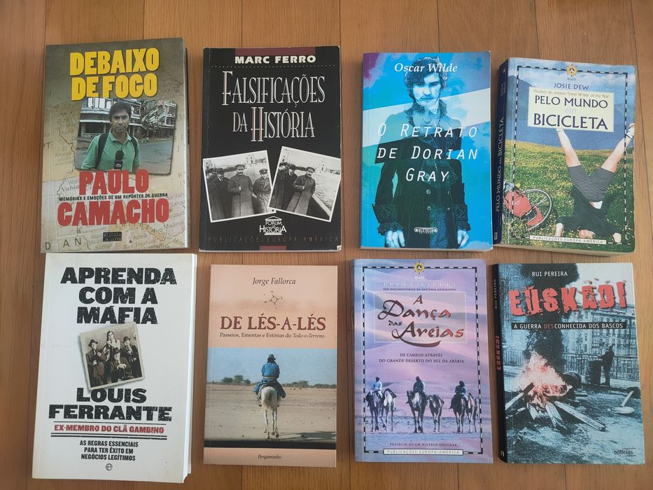 Livros diversos de ficção e história