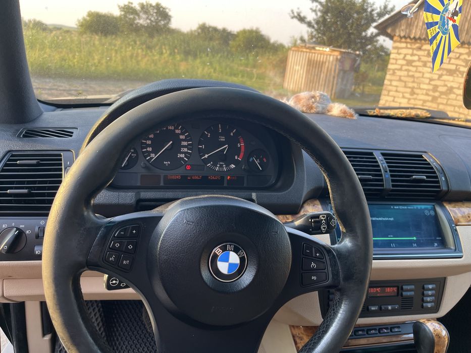 Продам BMW X5 E53