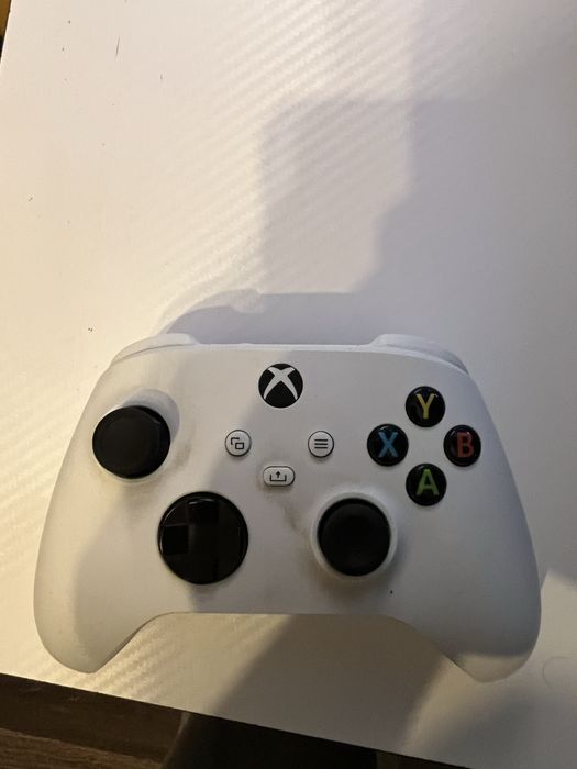 X box series  X czarny i słuchawki x box