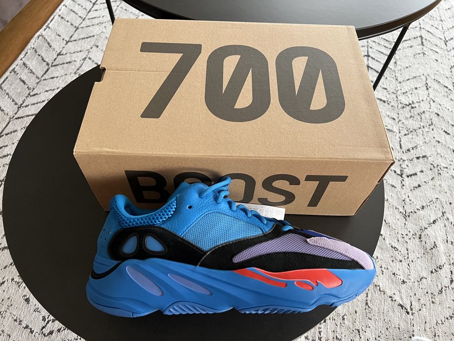 Yeezy 700 - size 50
