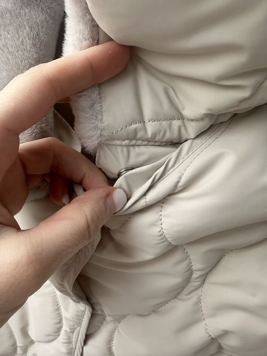 Жіноча стьобана куртка