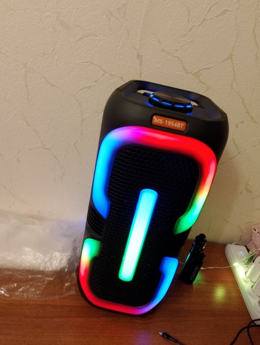 Колонка типу jbl