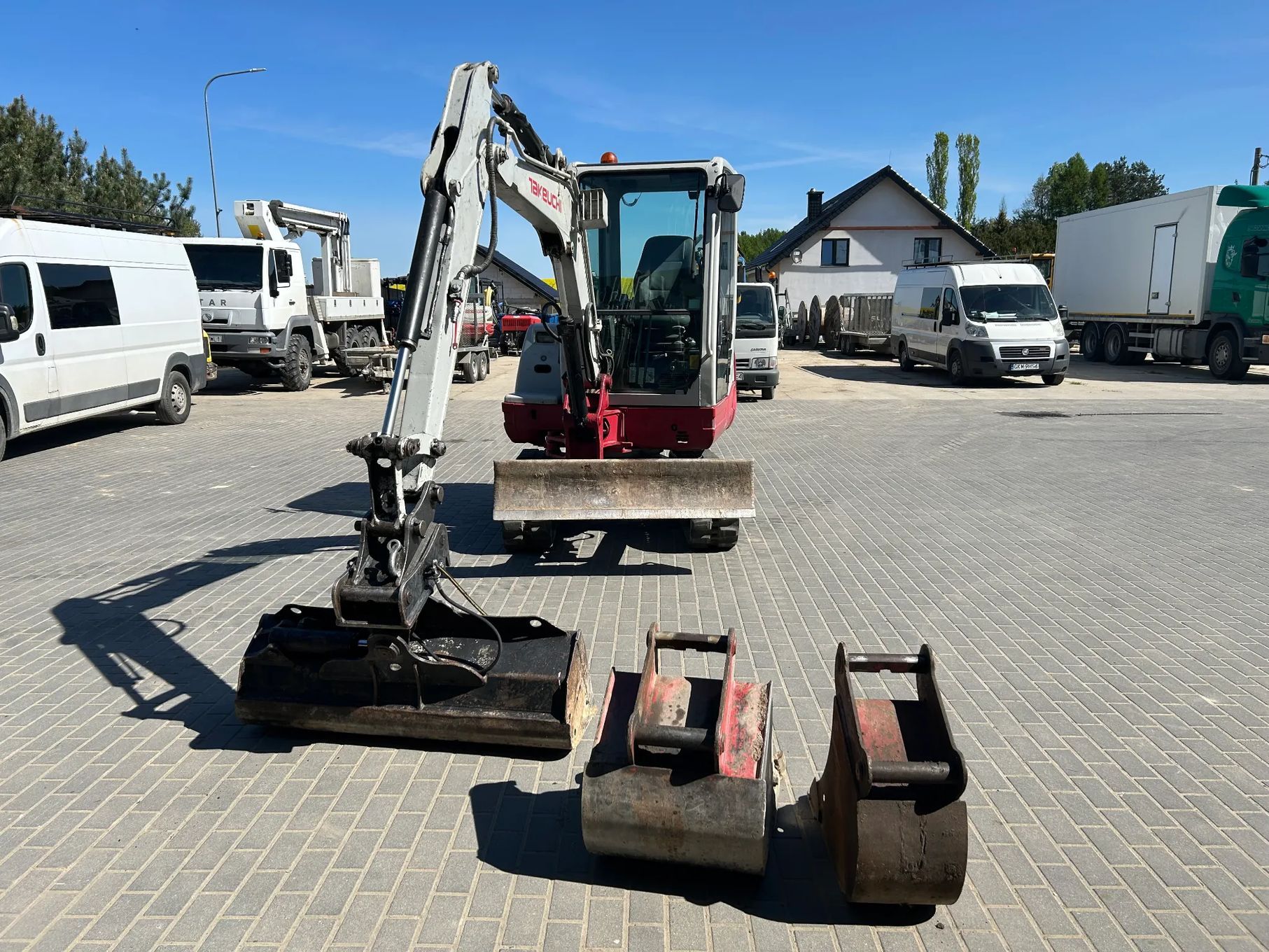 takeuchi 228 w Twojej okolicy? Sprawdź kategorię Motoryzacja