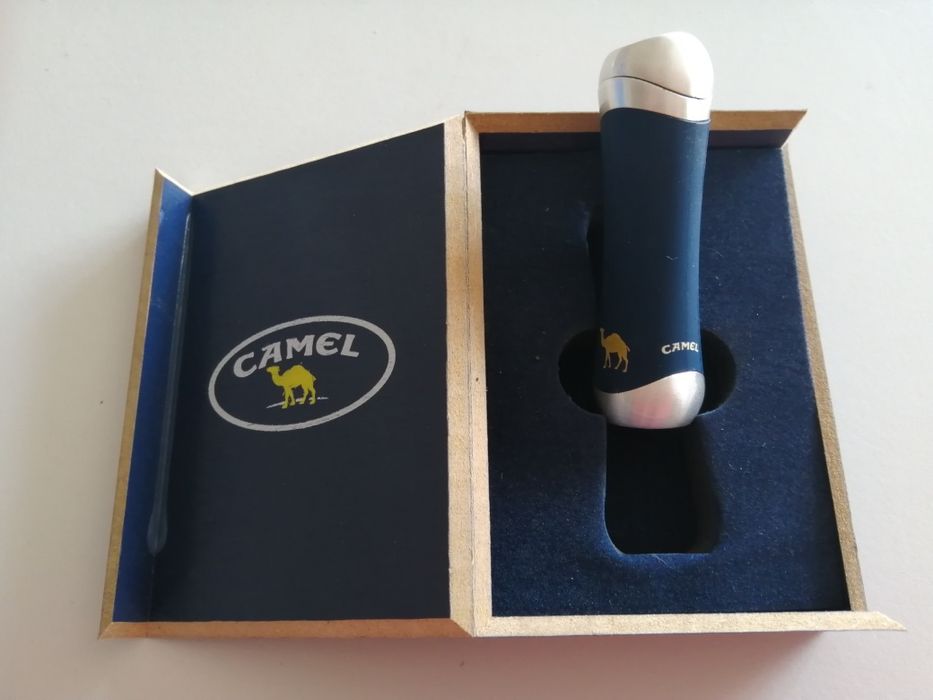 Isqueiro novo com a caixa original