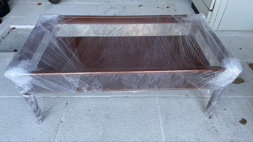 Mesa de centro em madeira de Cerejeira e tampo de vidro