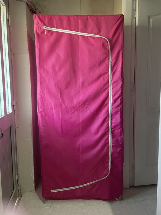 Roupeiro Cor de Rosa