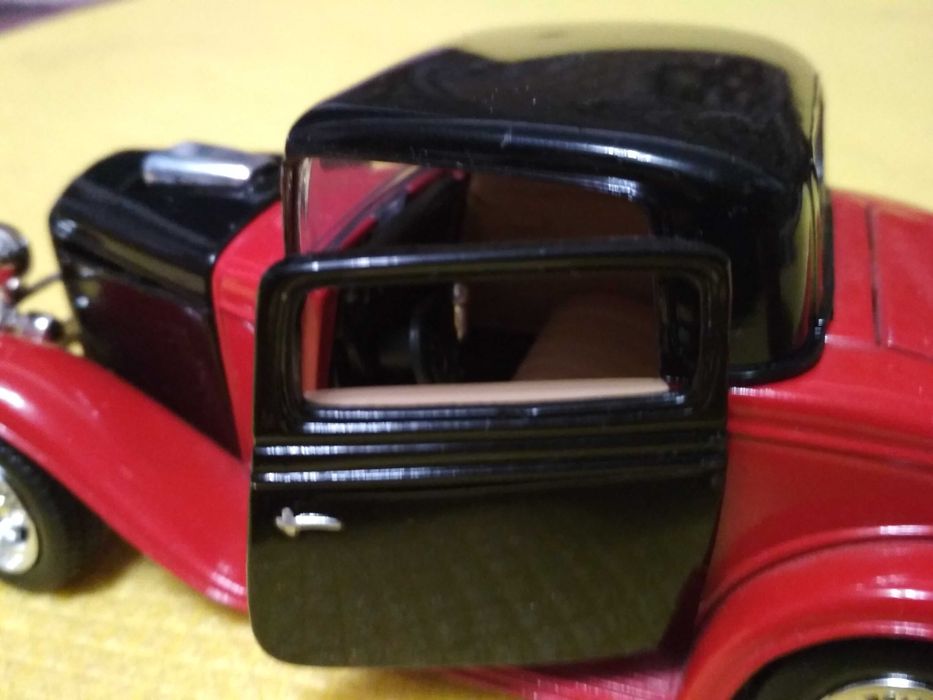 Модель 1:24 Ford Сaupe 1932  -MotorMax