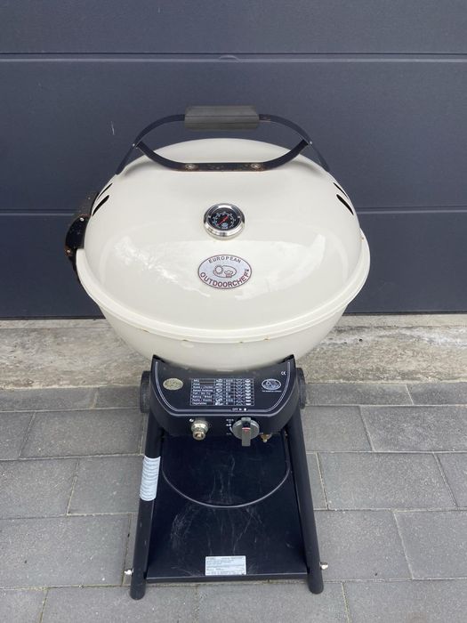 Гриль барбікʼю на газі