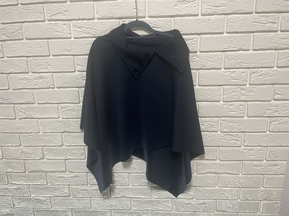 Granatowe ponczo damskie