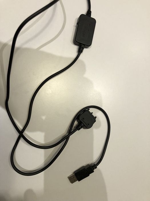 Zestaw kabli retro: telefon, palmtop, vga, USB