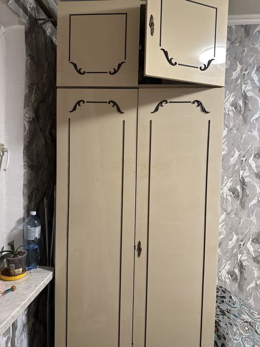 Шкаф для одежды.