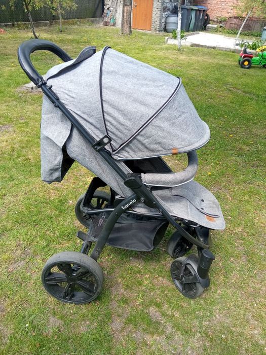 Wózek spacerowy dla dziecka