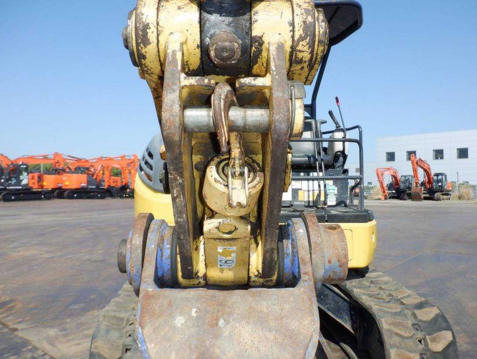 Экскаватор гусеничний YANMAR B60U