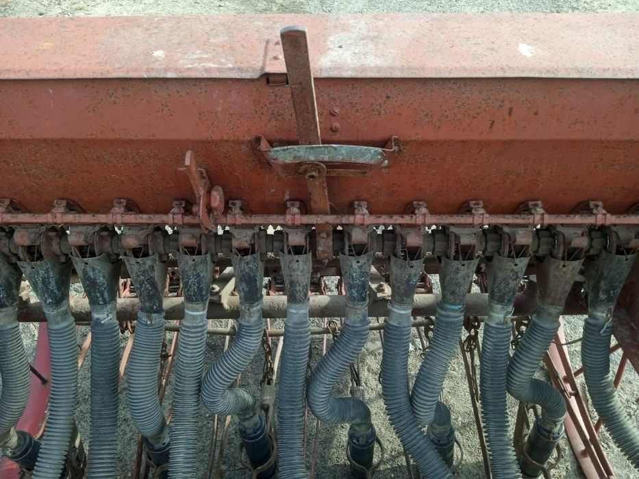 продам сівалку на 13 лійок