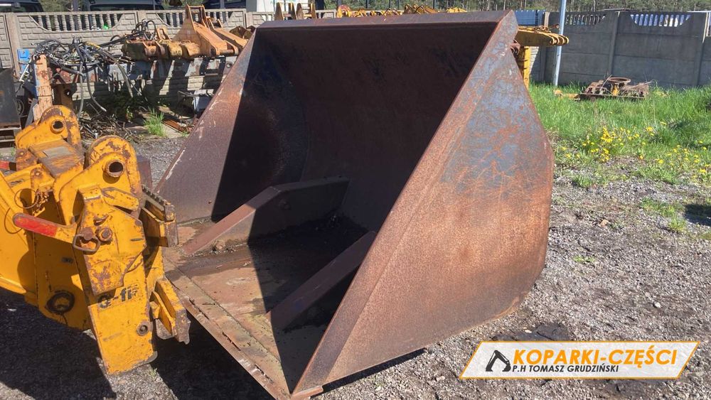 Łyżka czołowa z hydraulicznym wysypem CAT 906 / Do dopasowania