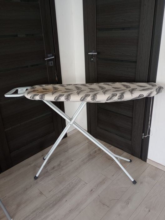 Deska do prasowania ubrań z regulacją