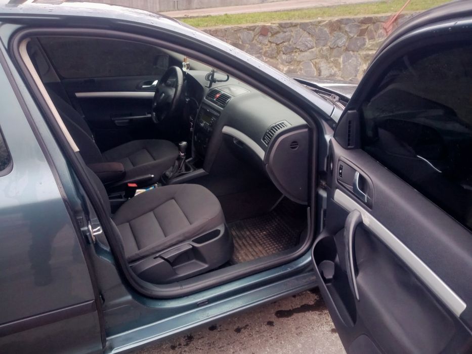 Skoda Octavia 1,6-MPI-- газ бенз