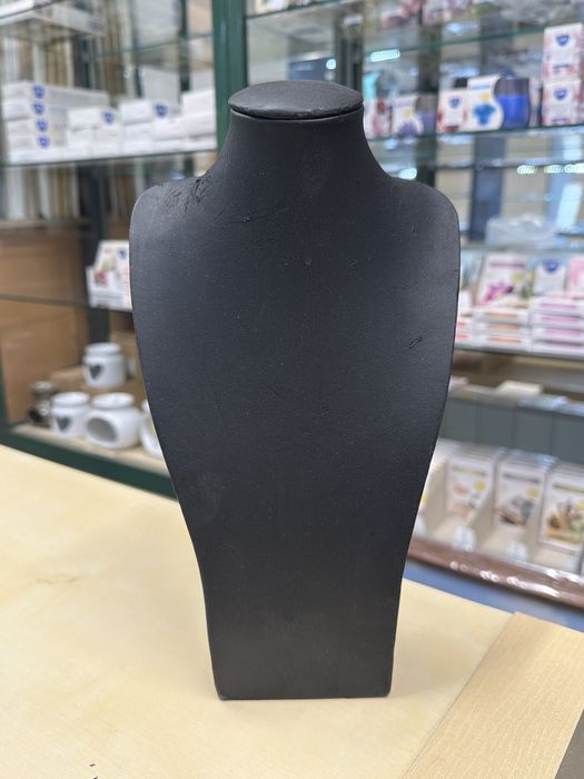 Popiersie ekspozycyjne do biżuterii