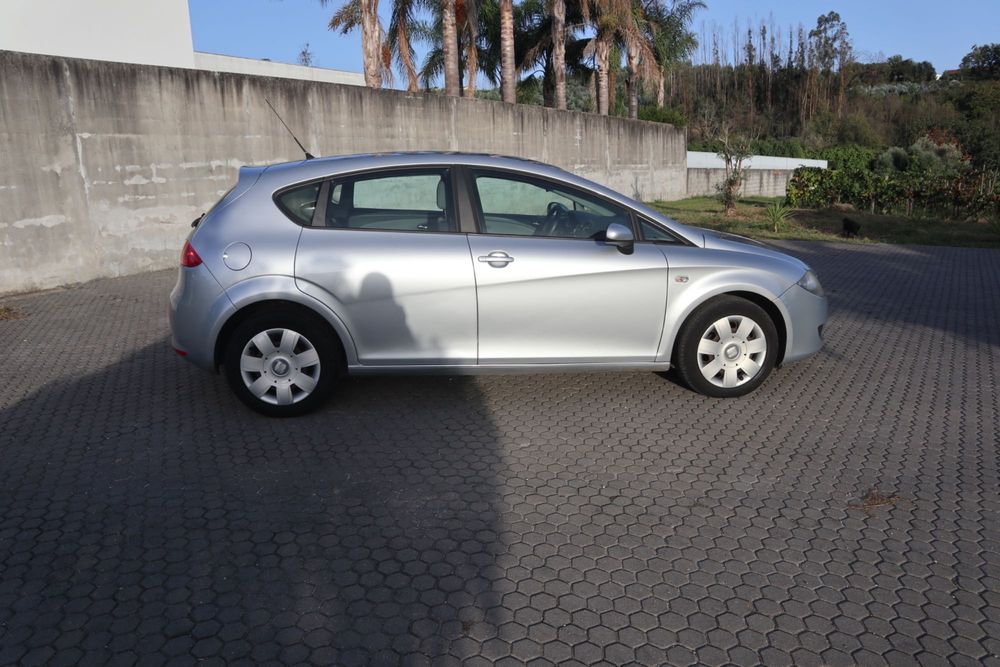 SEAT Leon 1.9 TDI 105cv Eco Style | 2009 | 2ª Proprietária — photo 4