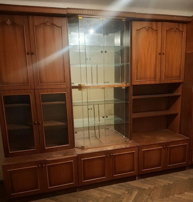 Стінка з трьох секцій