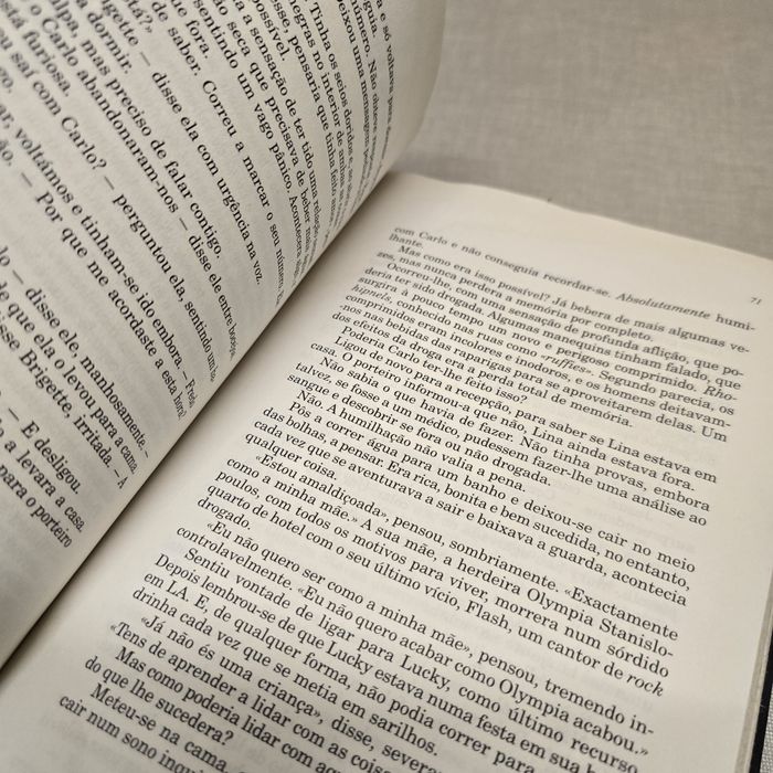 Livro "Beijo Perigoso"