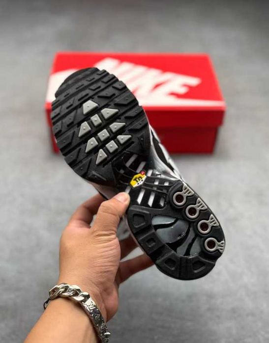 Nike Air Max TN Plus R.42