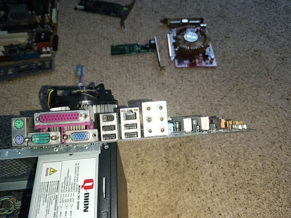 Комплект GIGABYTE GA-P35-DS3L + Intel Q8400 + 4 Gb ОЗУ